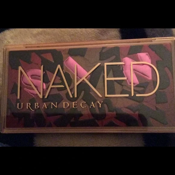 Urban Decay naked sin palette - Picture 2 of 7